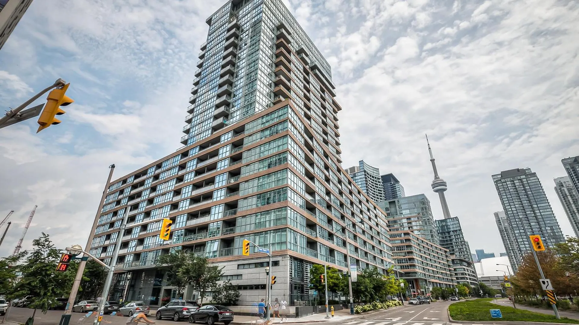 Elegant 2Br, Accommodates 8, Free Parking, Near Cn Tower Toronto Kanada