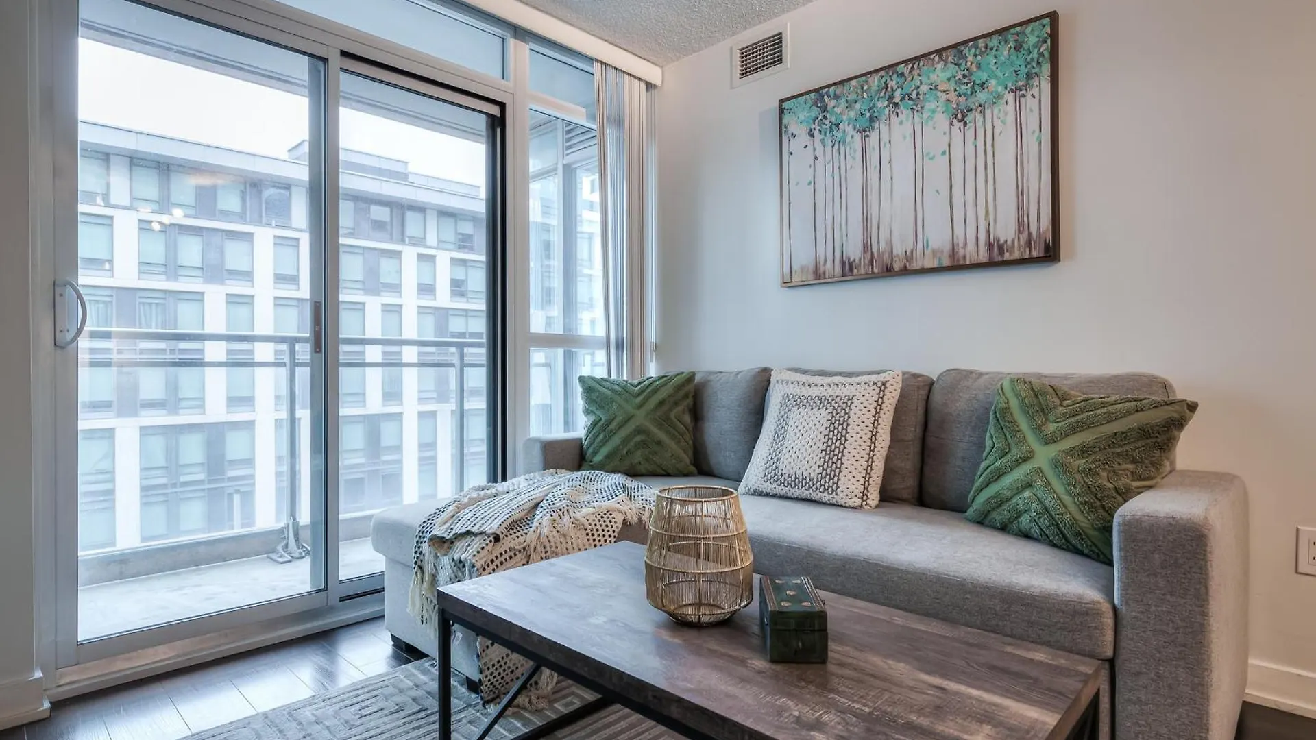 Elegant 2Br, Accommodates 8, Free Parking, Near Cn Tower Toronto 0*,