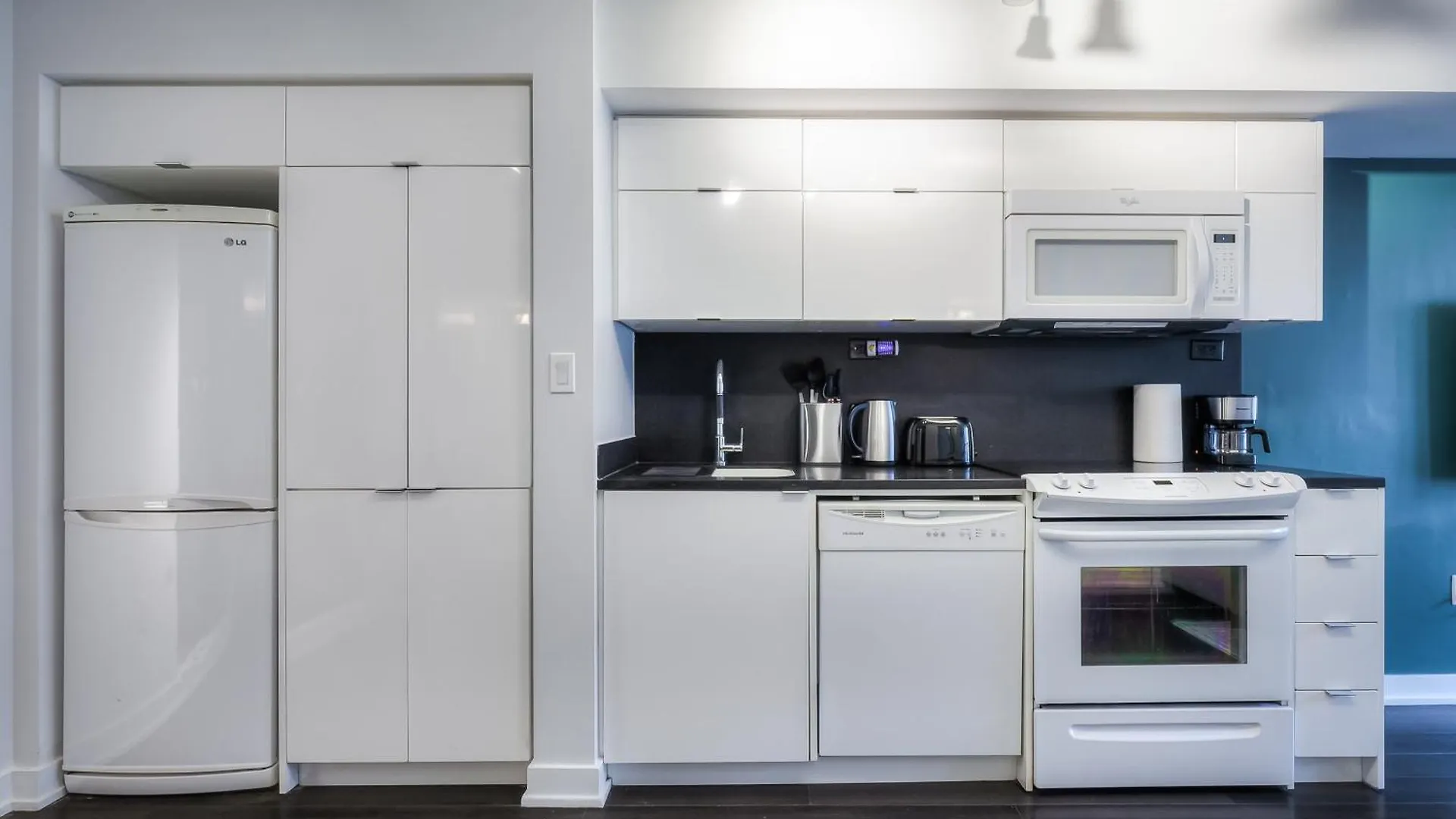 Elegant 2Br, Accommodates 8, Free Parking, Near Cn Tower Toronto Apartamento