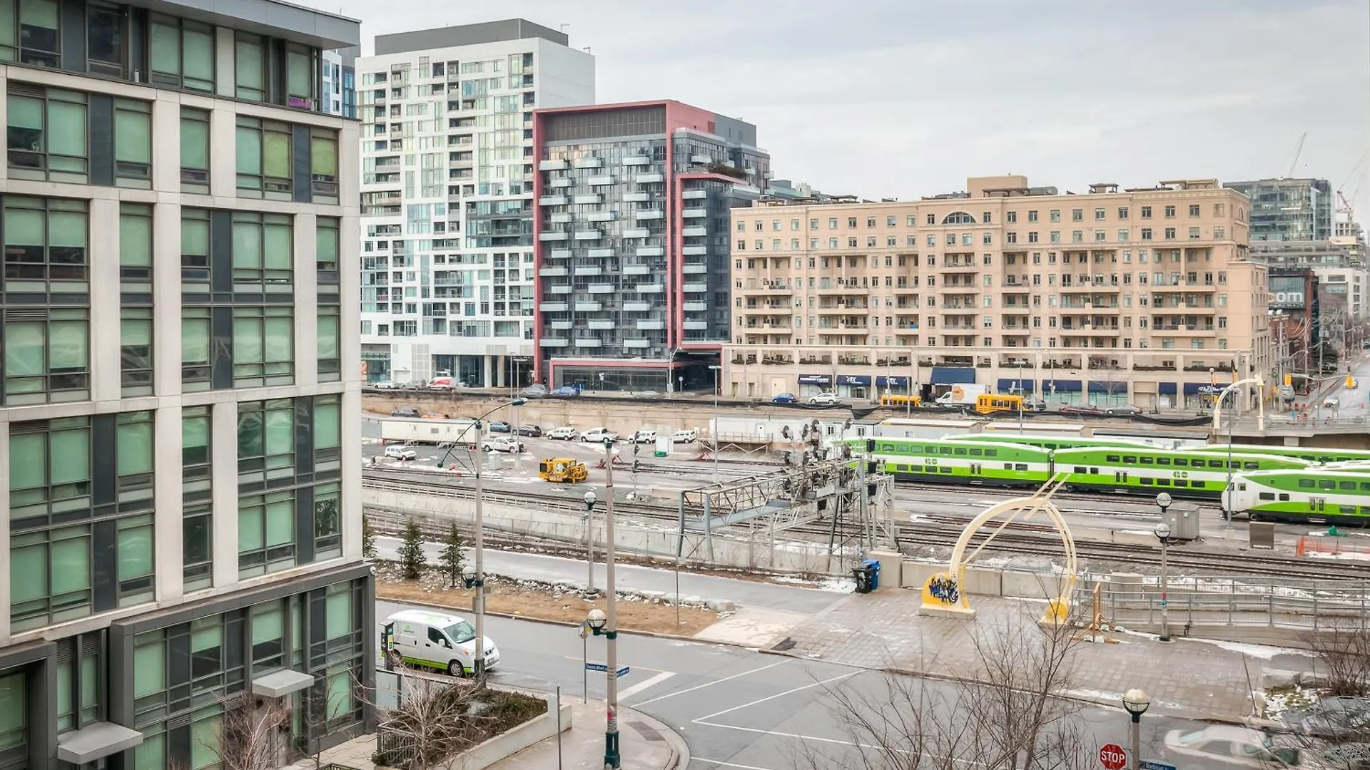 Elegant 2Br, Accommodates 8, Free Parking, Near Cn Tower Toronto 0*,